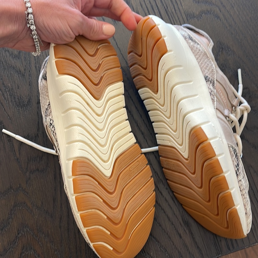 Cole Haan Zerogrand shoes. - Picture 3 of 4
